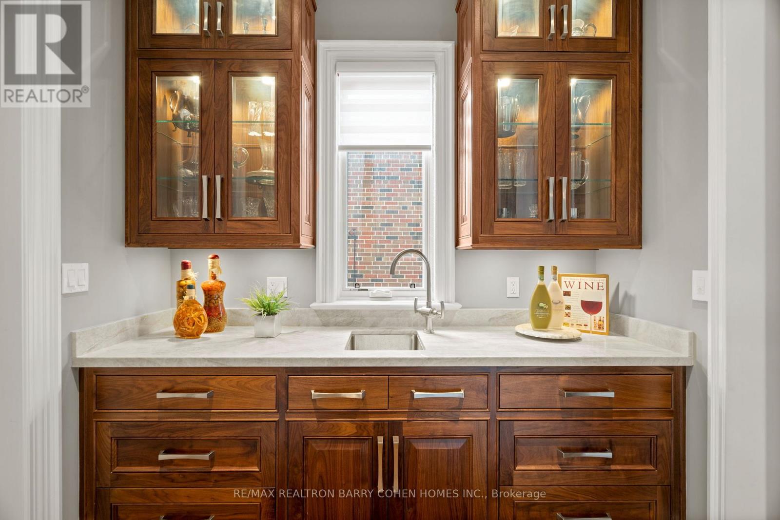 49 Gordon Road, Toronto, Ontario  M2P 1E2 - Photo 12 - C12491306