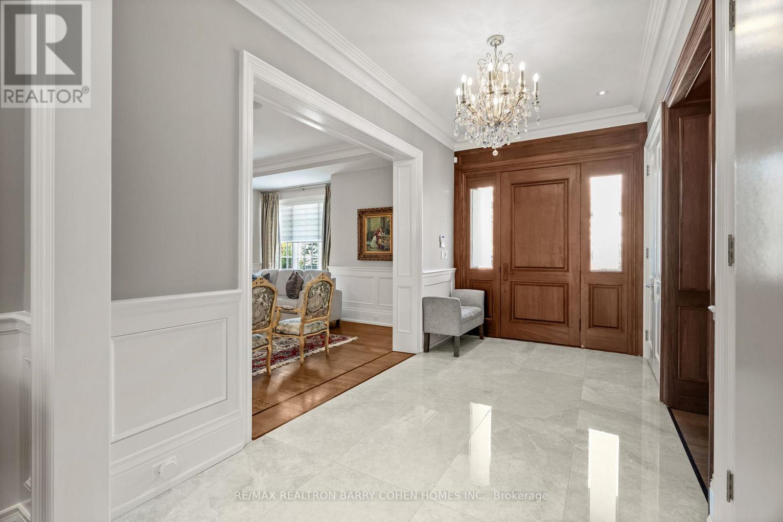 49 Gordon Road, Toronto, Ontario  M2P 1E2 - Photo 3 - C12491306