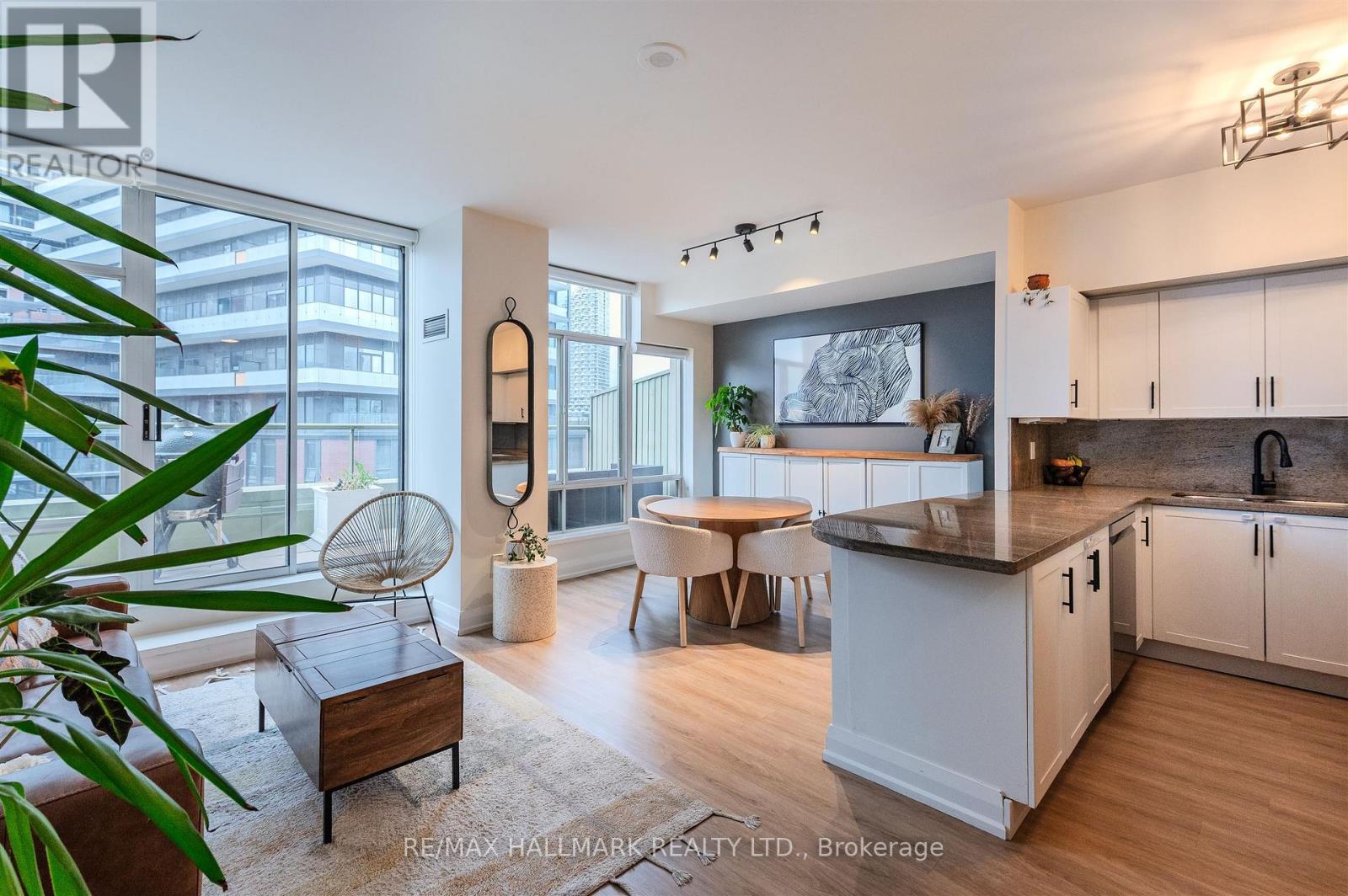 916 - 39 Parliament Street, Toronto, Ontario  M5A 4R2 - Photo 2 - C12491342