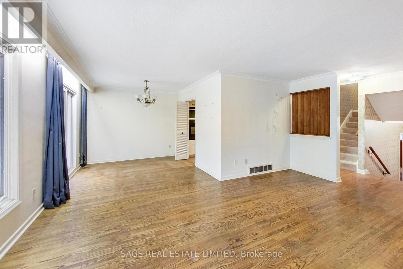 60 Hopperton Drive, Toronto, Ontario  M2L 2S6 - Photo 10 - C12491350