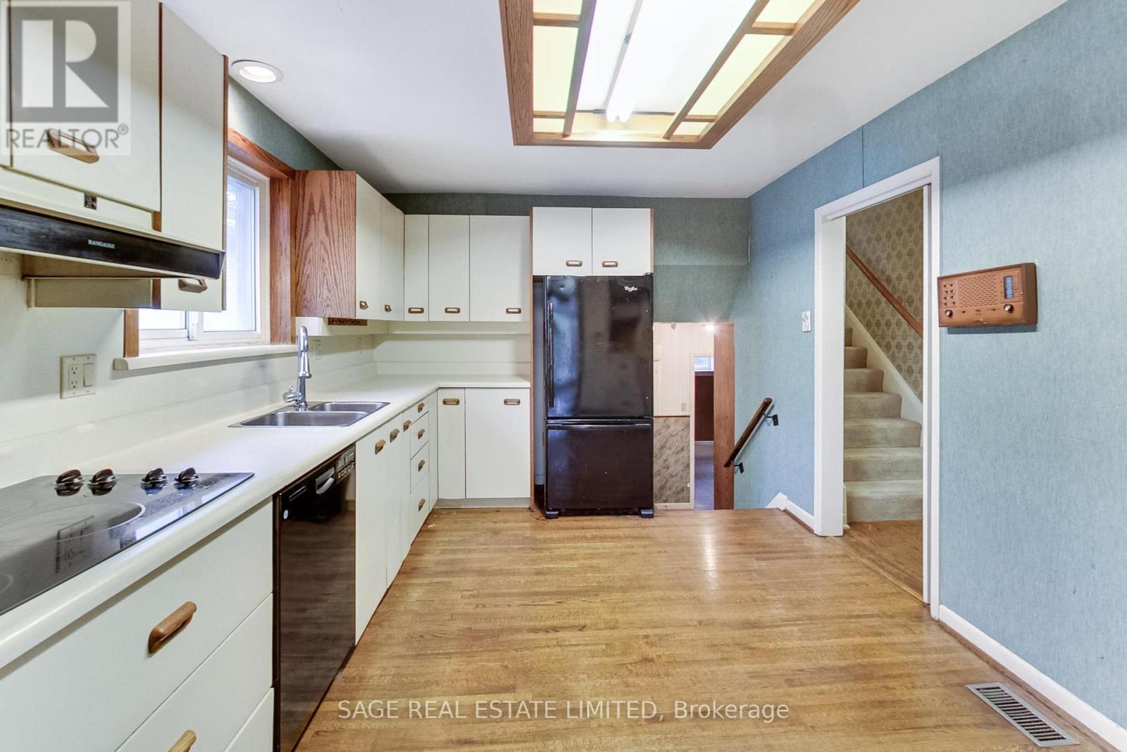 60 Hopperton Drive, Toronto, Ontario  M2L 2S6 - Photo 13 - C12491350