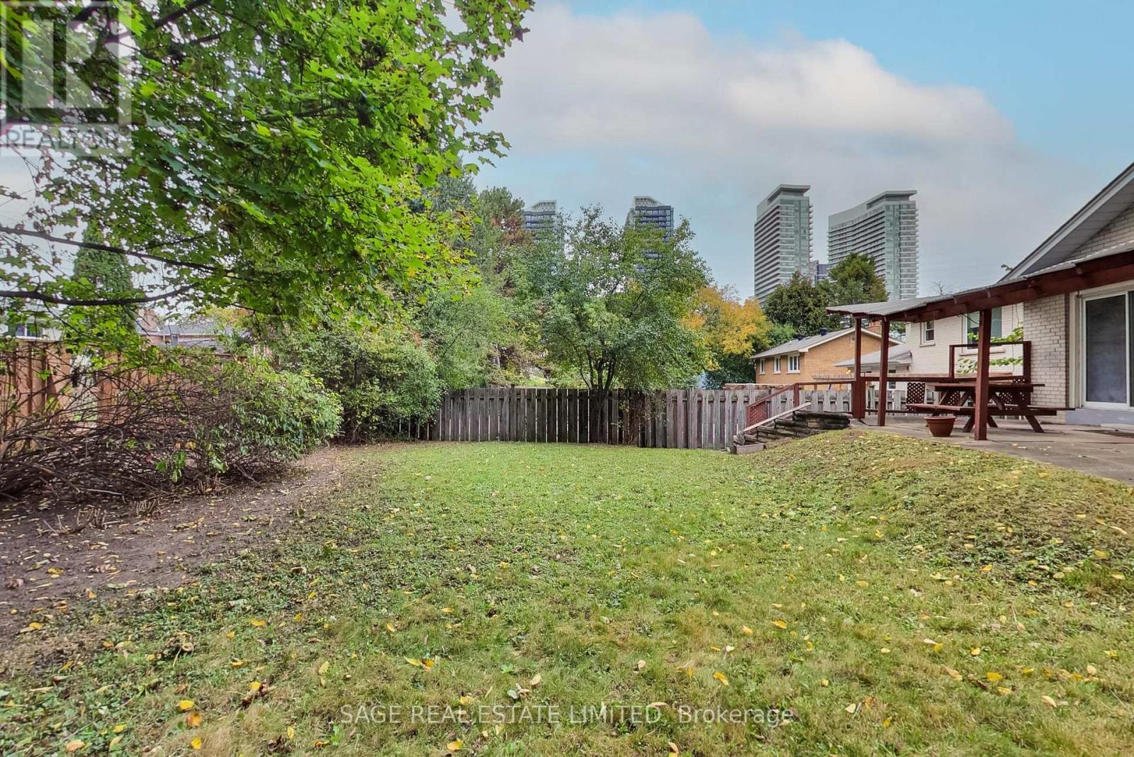 60 Hopperton Drive, Toronto, Ontario  M2L 2S6 - Photo 30 - C12491350