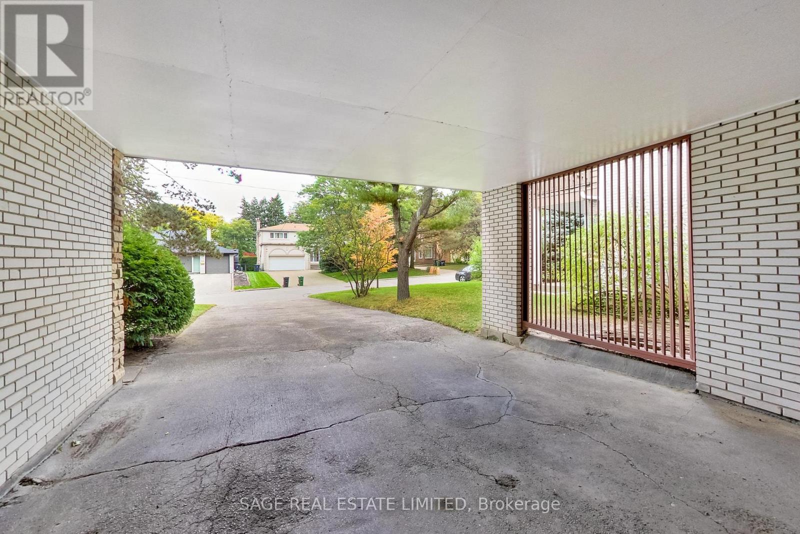 60 Hopperton Drive, Toronto, Ontario  M2L 2S6 - Photo 6 - C12491350