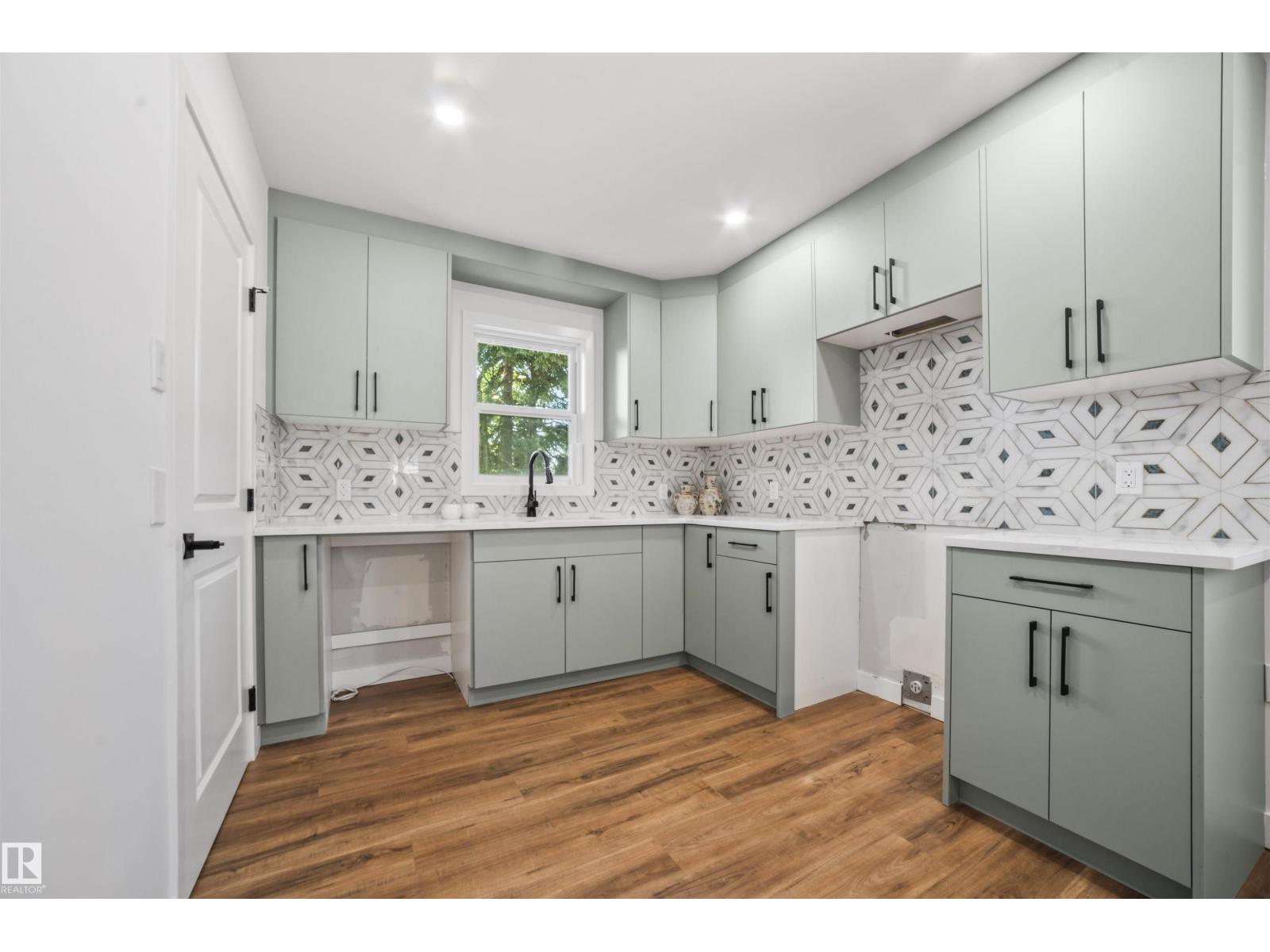 8125 84 Av Nw, Edmonton, Alberta  T6C 1C7 - Photo 8 - E4464021