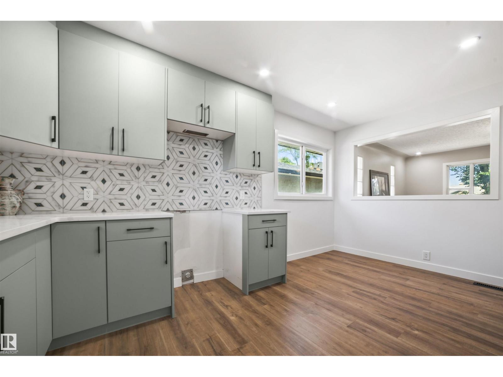 8125 84 Av Nw, Edmonton, Alberta  T6C 1C7 - Photo 9 - E4464021