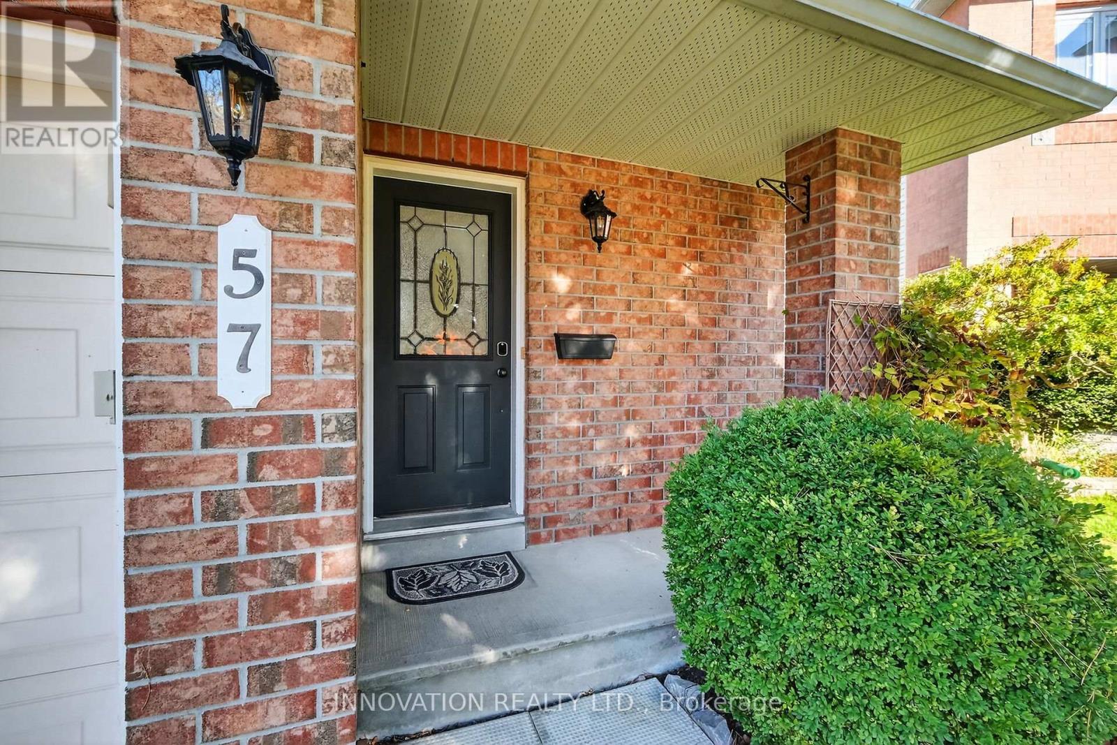 57 Flowertree Crescent, Ottawa, Ontario  K2M 2R7 - Photo 2 - X12491482