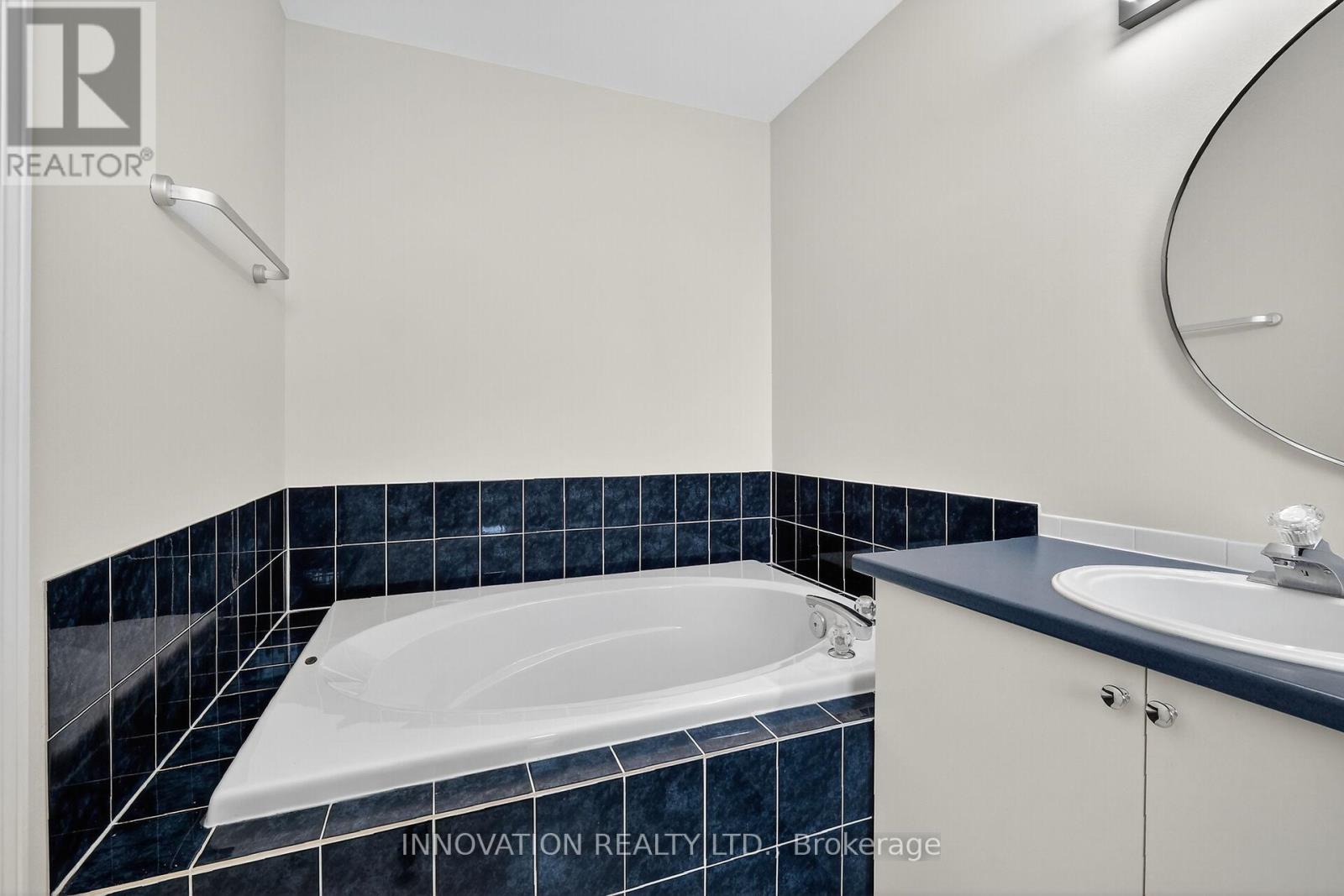 57 Flowertree Crescent, Ottawa, Ontario  K2M 2R7 - Photo 21 - X12491482