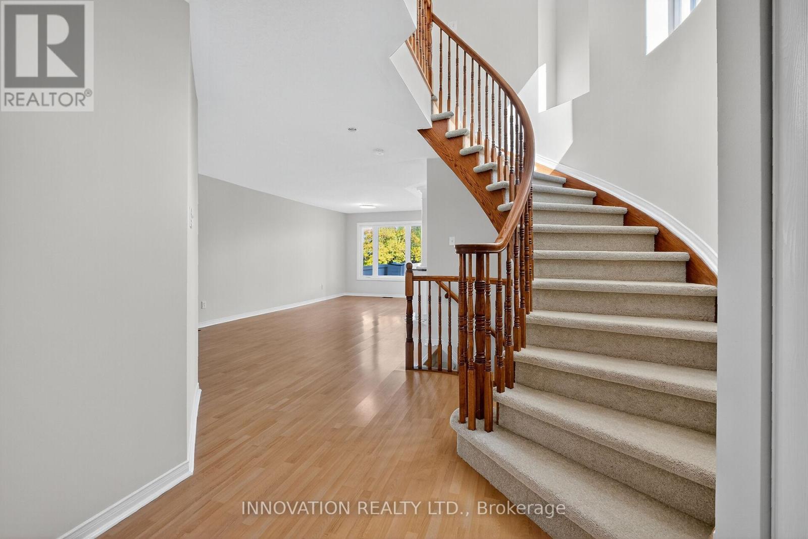 57 Flowertree Crescent, Ottawa, Ontario  K2M 2R7 - Photo 6 - X12491482