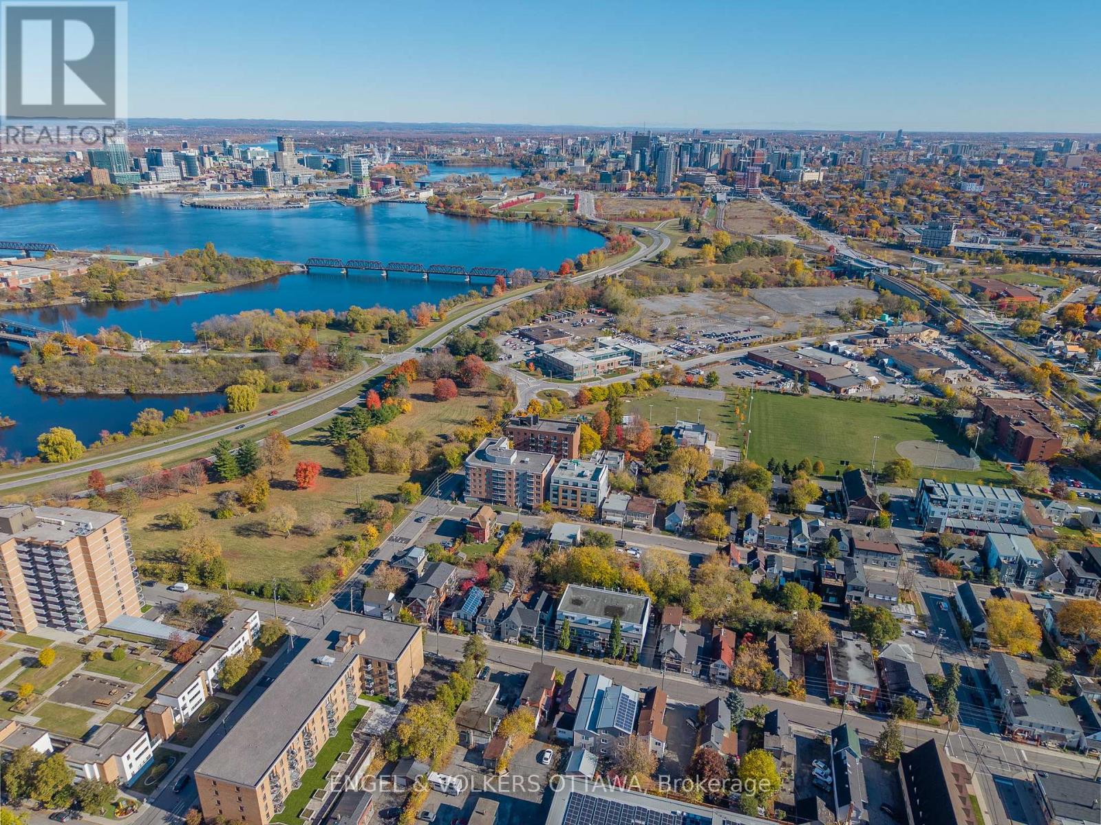 56-58 Carruthers Avenue, Ottawa, Ontario  K1Y 1N2 - Photo 14 - X12491488