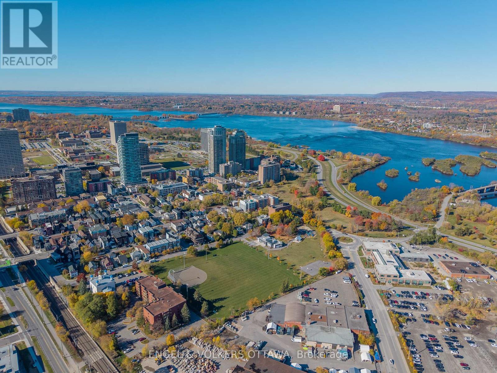 56-58 Carruthers Avenue, Ottawa, Ontario  K1Y 1N2 - Photo 15 - X12491488