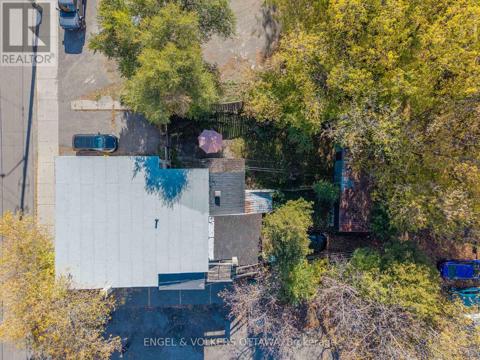 56-58 Carruthers Avenue, Ottawa, Ontario  K1Y 1N2 - Photo 6 - X12491488