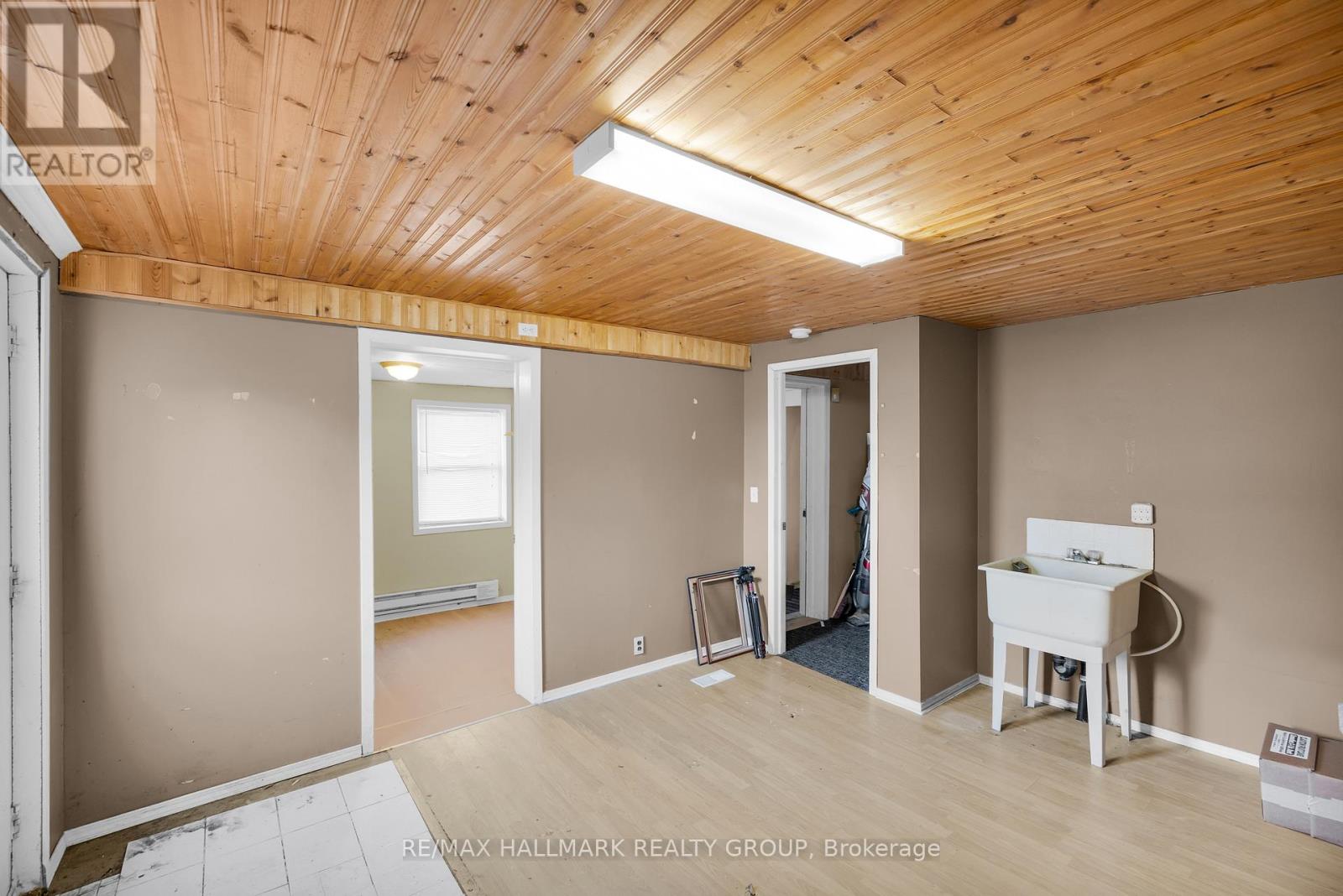 26 Wilson Street W, Perth, Ontario  K7H 2M9 - Photo 16 - X12491522