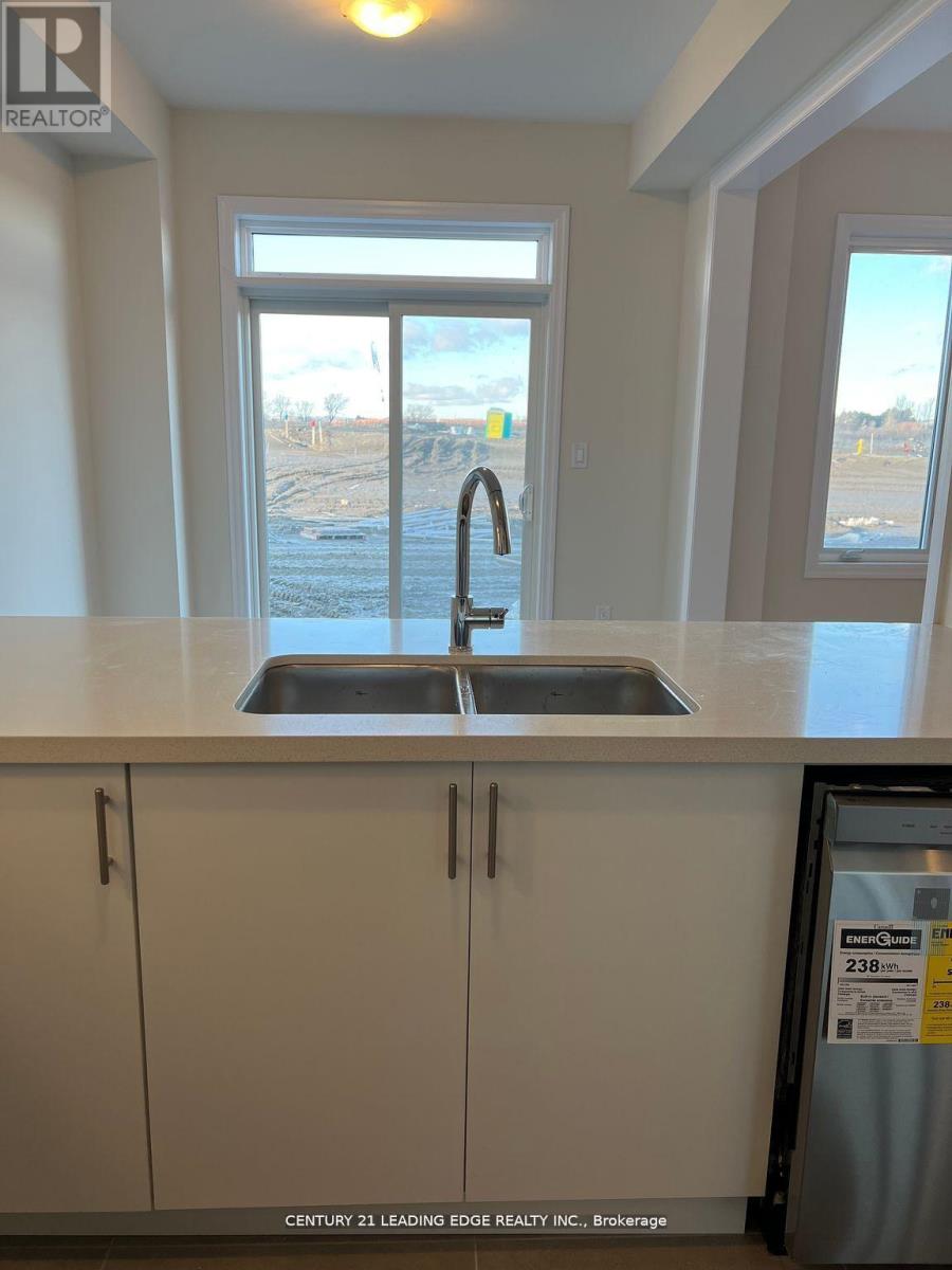 42 Ed Ewert Avenue, Clarington, Ontario  L1B 0W9 - Photo 10 - E12491048