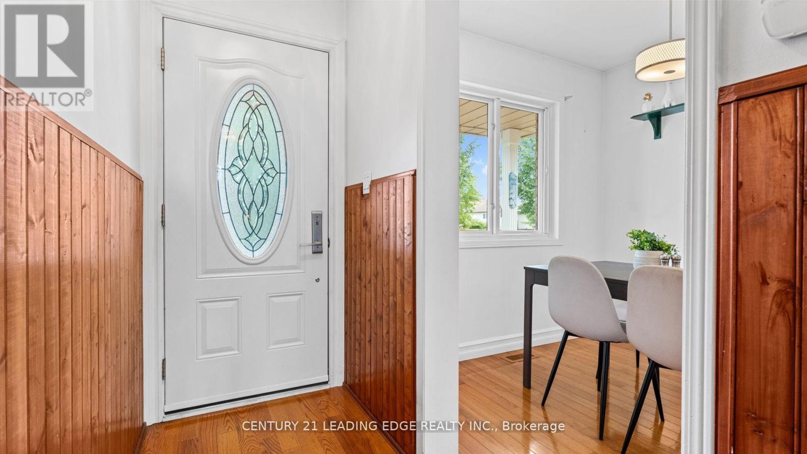 385 Compton Crescent, Oshawa (Centennial), Ontario  L1G 8C7 - Photo 4 - E12491228