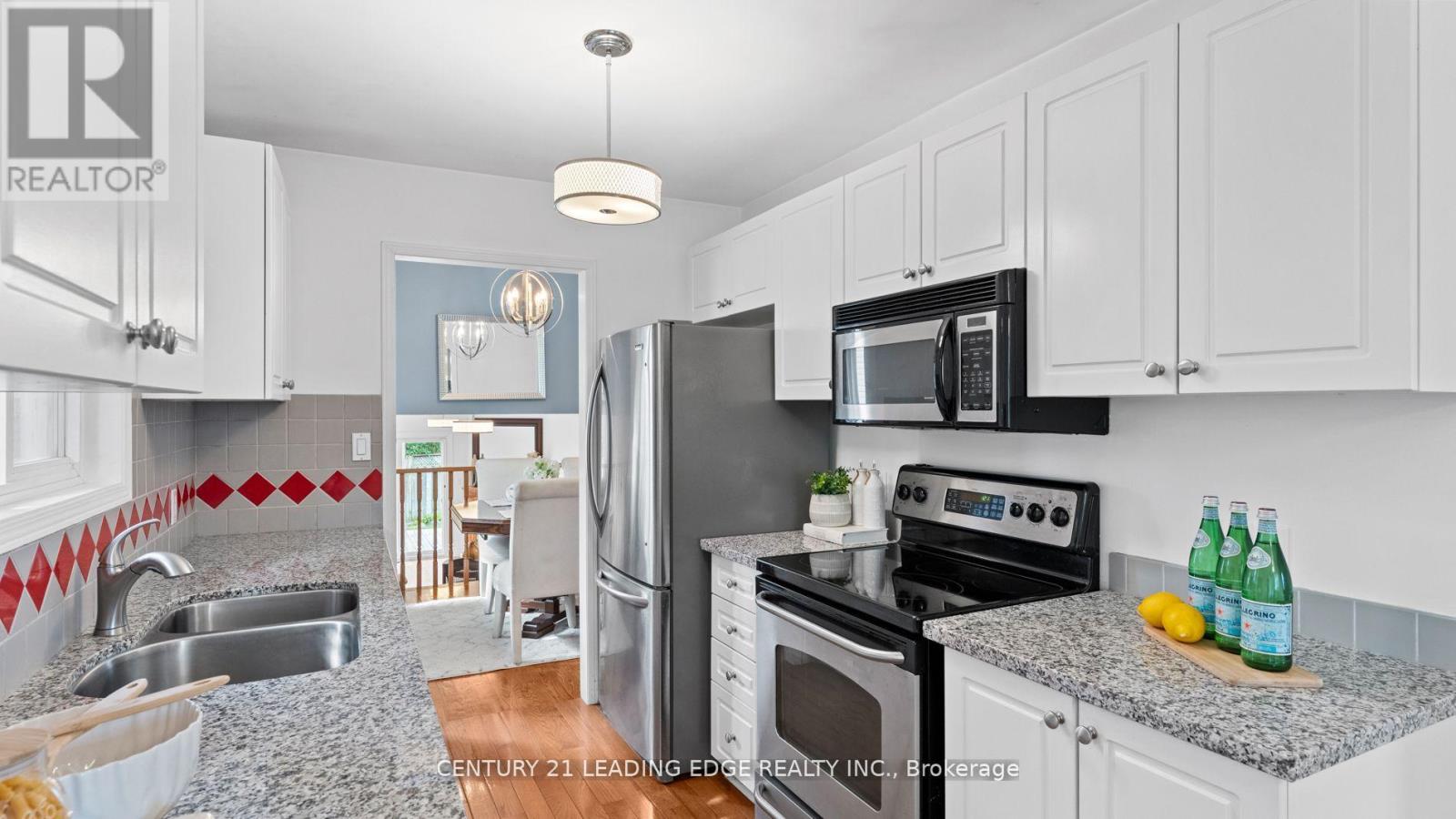 385 Compton Crescent, Oshawa (Centennial), Ontario  L1G 8C7 - Photo 9 - E12491228