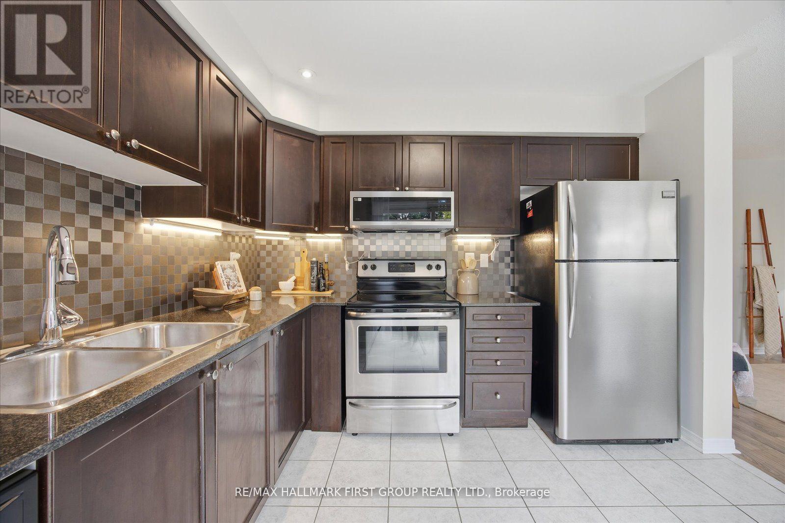 151 Honeyman Drive, Clarington, Ontario  L1C 0J1 - Photo 5 - E12491246