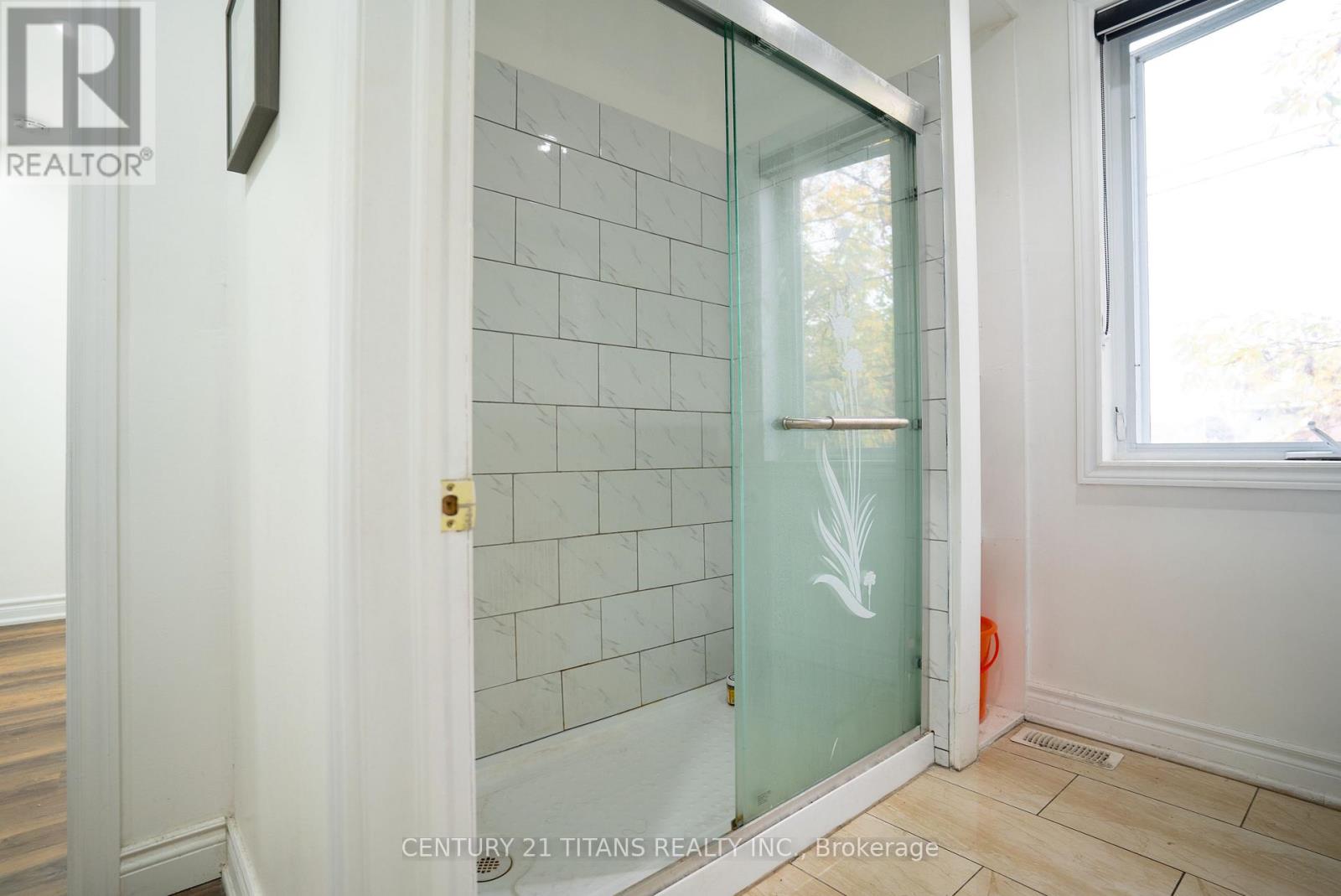 115 Ritson Road S, Oshawa (Central), Ontario  L1H 5H4 - Photo 8 - E12491332