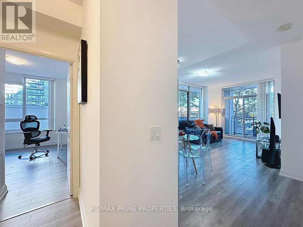 205 - 85 North Park Road, Vaughan, Ontario  L4J 0H9 - Photo 10 - N12483819