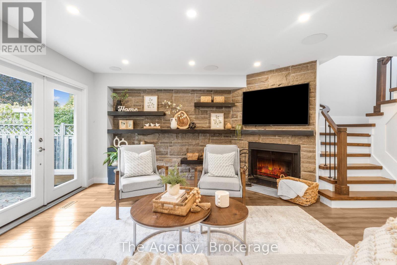 1122 Glenridge Drive, Oakville, Ontario  L6M 2K7 - Photo 14 - W12491422