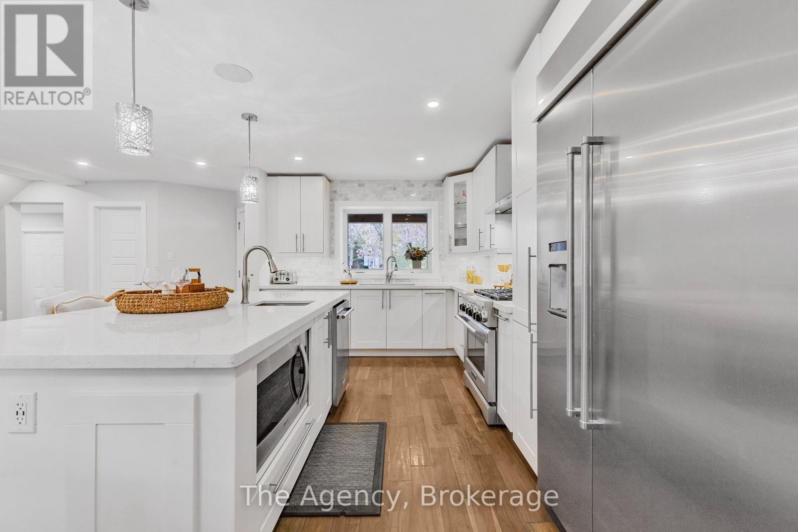 1122 Glenridge Drive, Oakville, Ontario  L6M 2K7 - Photo 18 - W12491422