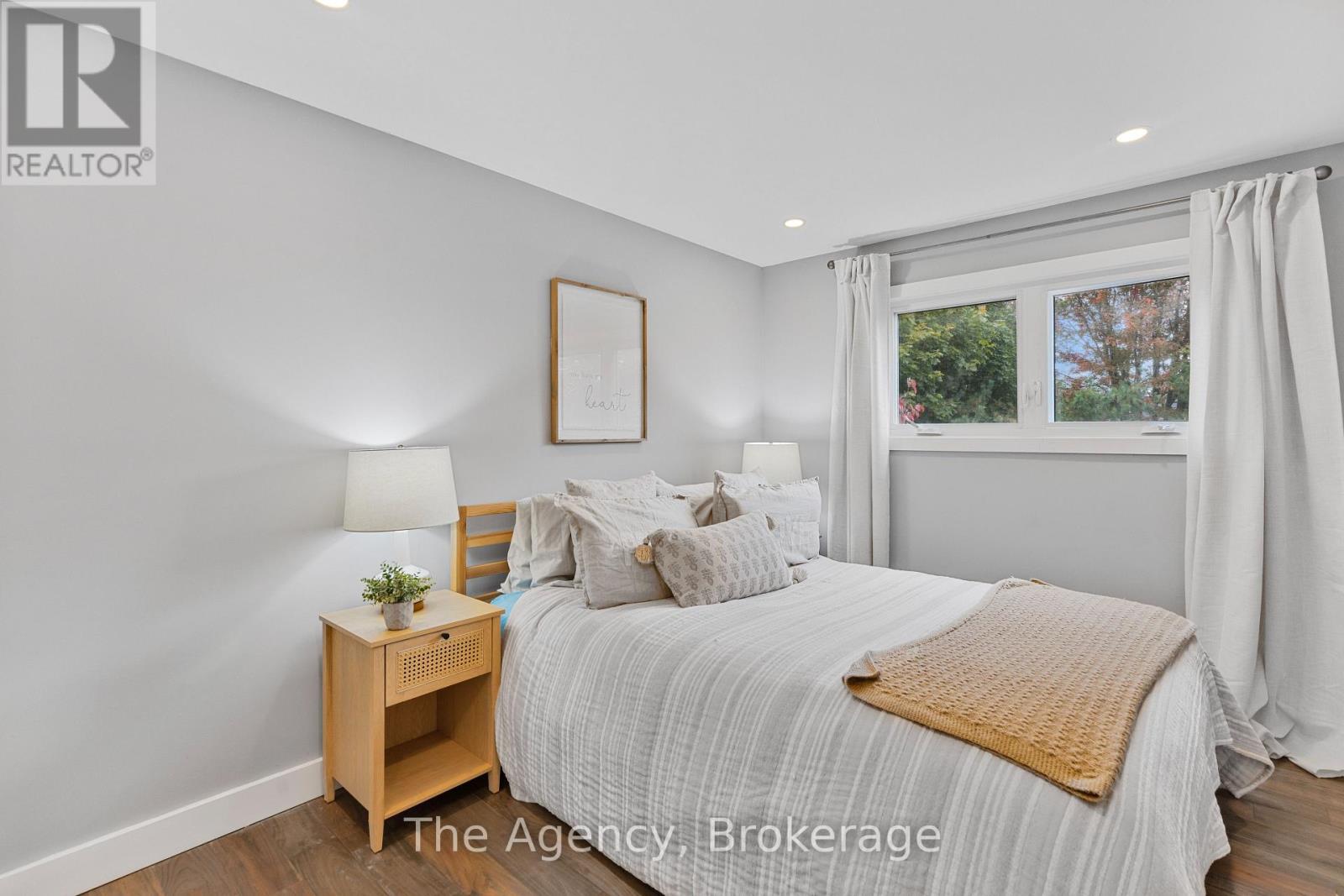 1122 Glenridge Drive, Oakville, Ontario  L6M 2K7 - Photo 26 - W12491422