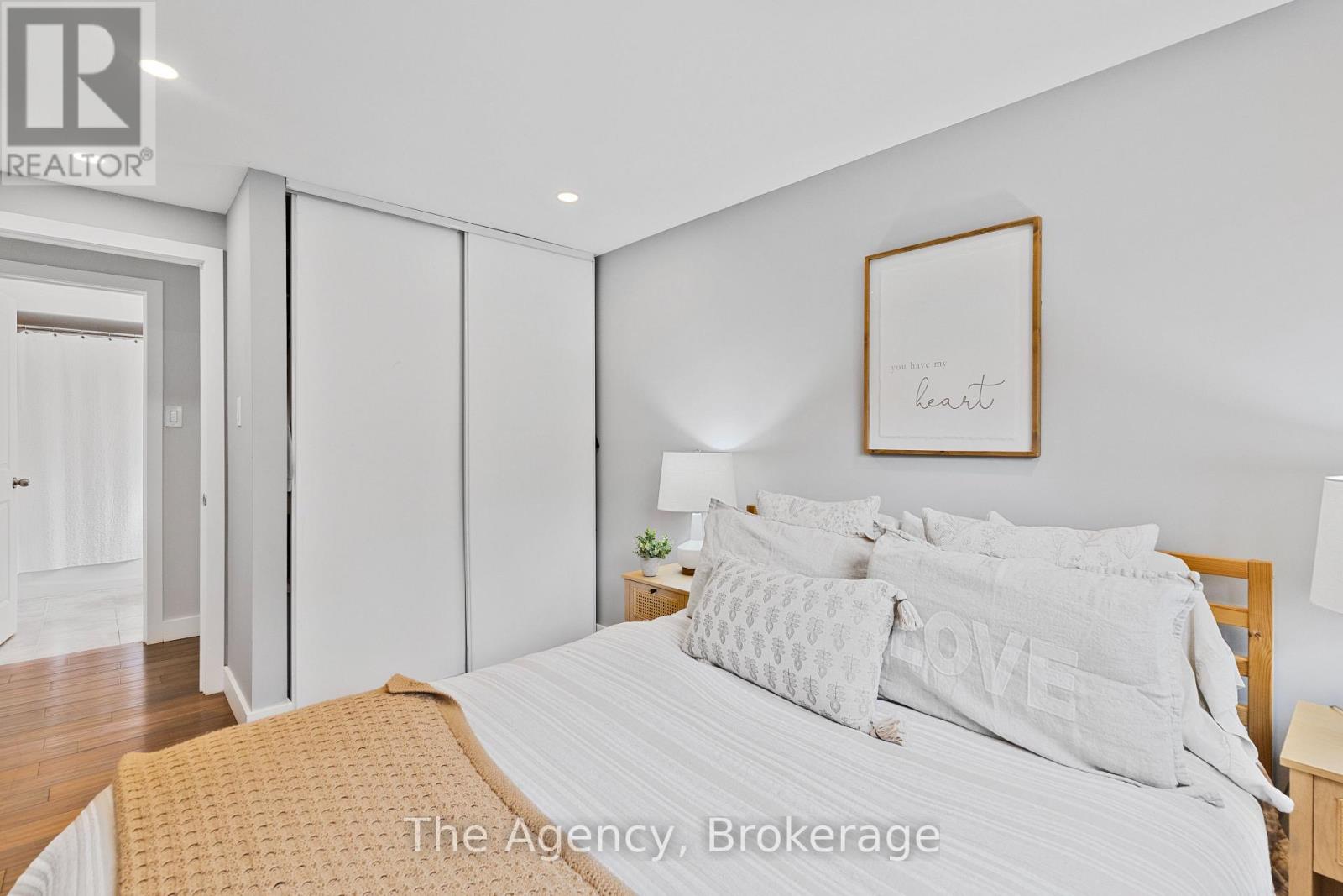 1122 Glenridge Drive, Oakville, Ontario  L6M 2K7 - Photo 27 - W12491422