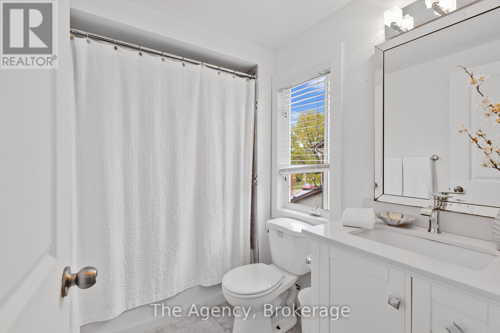 1122 Glenridge Drive, Oakville, Ontario  L6M 2K7 - Photo 28 - W12491422