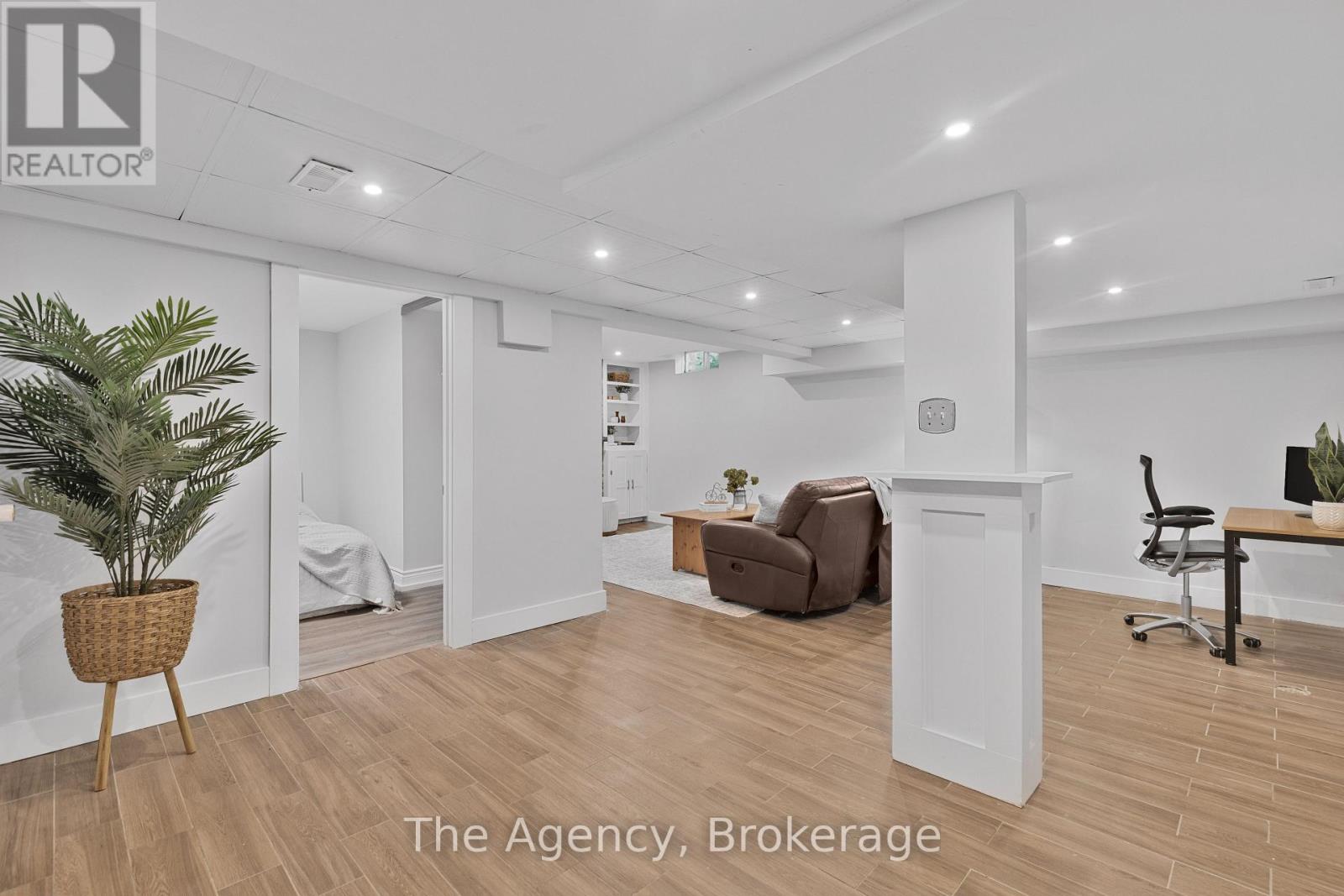 1122 Glenridge Drive, Oakville, Ontario  L6M 2K7 - Photo 29 - W12491422