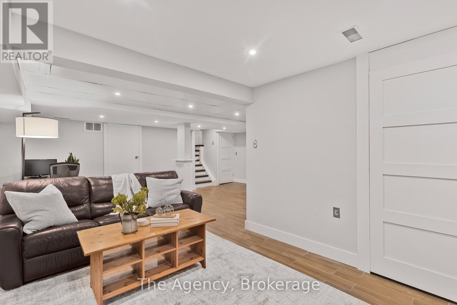 1122 Glenridge Drive, Oakville, Ontario  L6M 2K7 - Photo 32 - W12491422