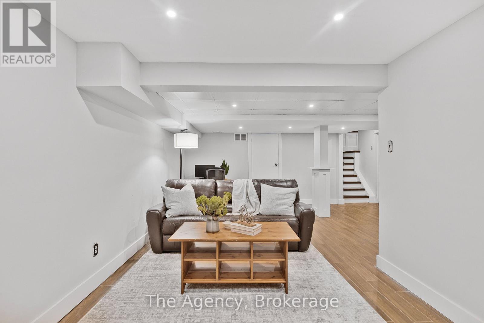 1122 Glenridge Drive, Oakville, Ontario  L6M 2K7 - Photo 33 - W12491422