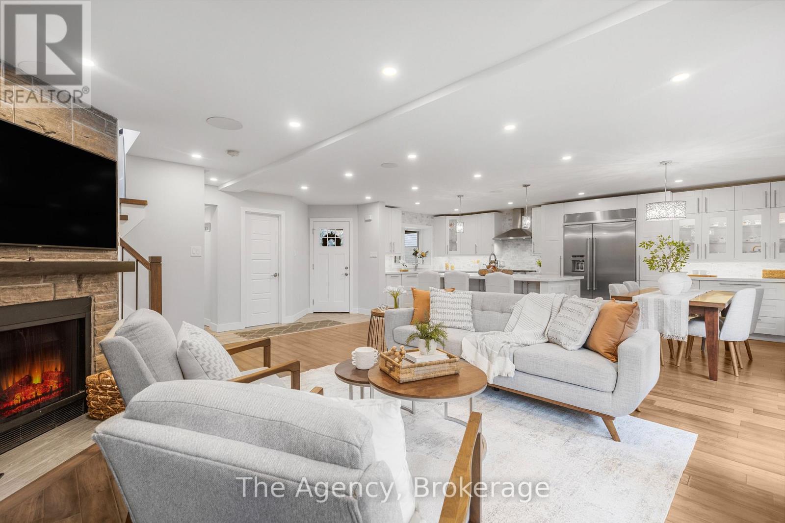 1122 Glenridge Drive, Oakville, Ontario  L6M 2K7 - Photo 9 - W12491422