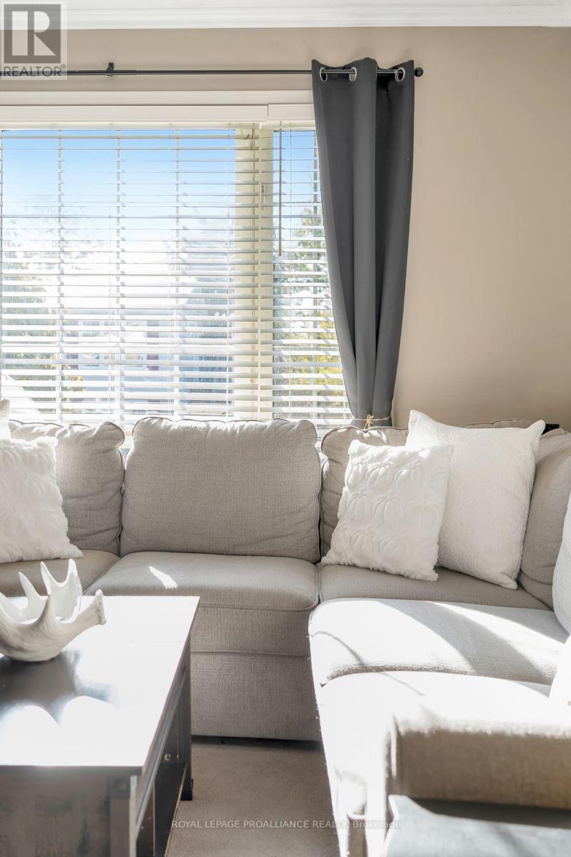 25 Faraday Gardens, Belleville, Ontario K8P 5J5 - Photo 10 - X12491558