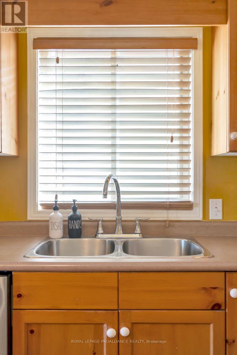 25 Faraday Gardens, Belleville, Ontario K8P 5J5 - Photo 13 - X12491558