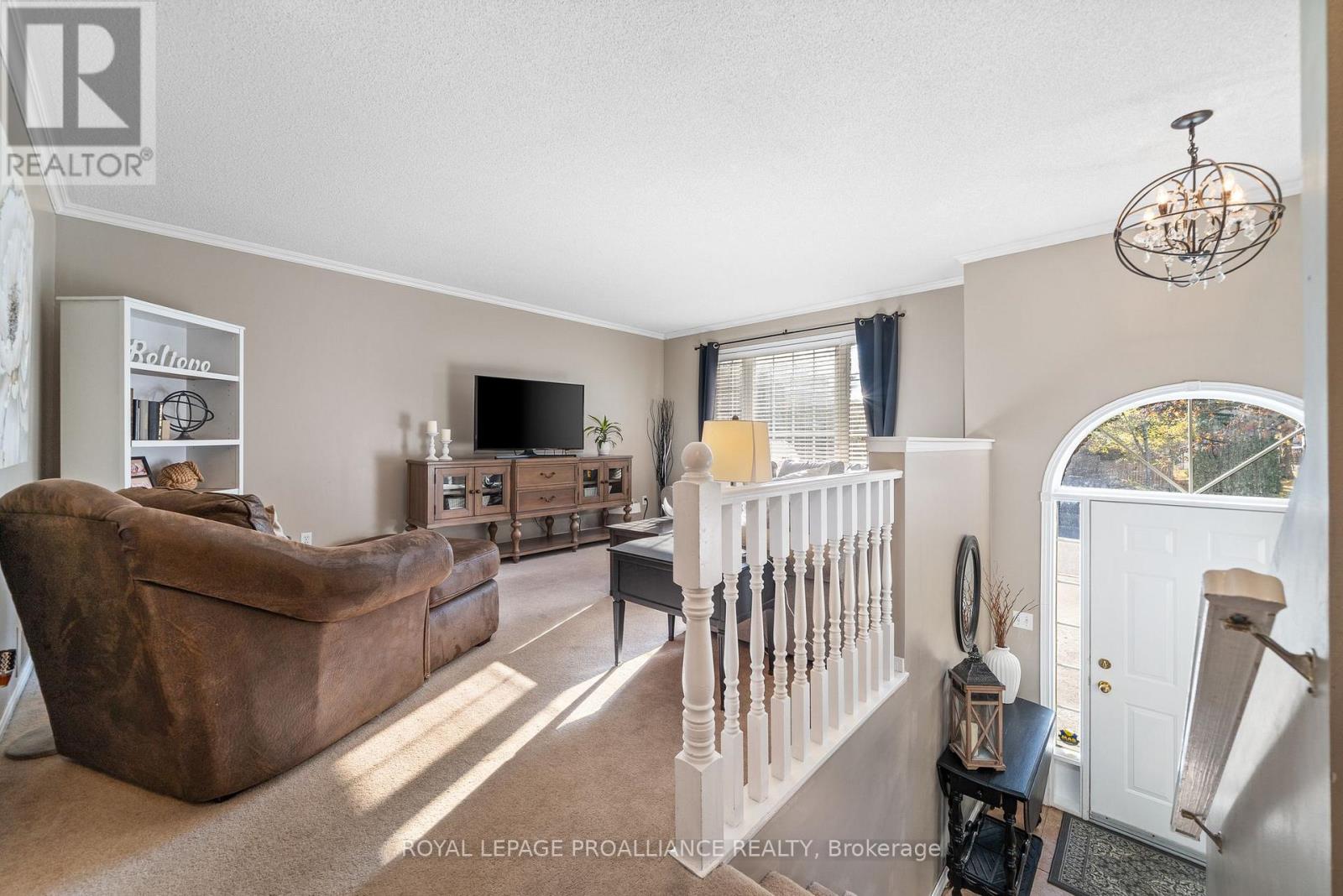 25 Faraday Gardens, Belleville, Ontario K8P 5J5 - Photo 24 - X12491558