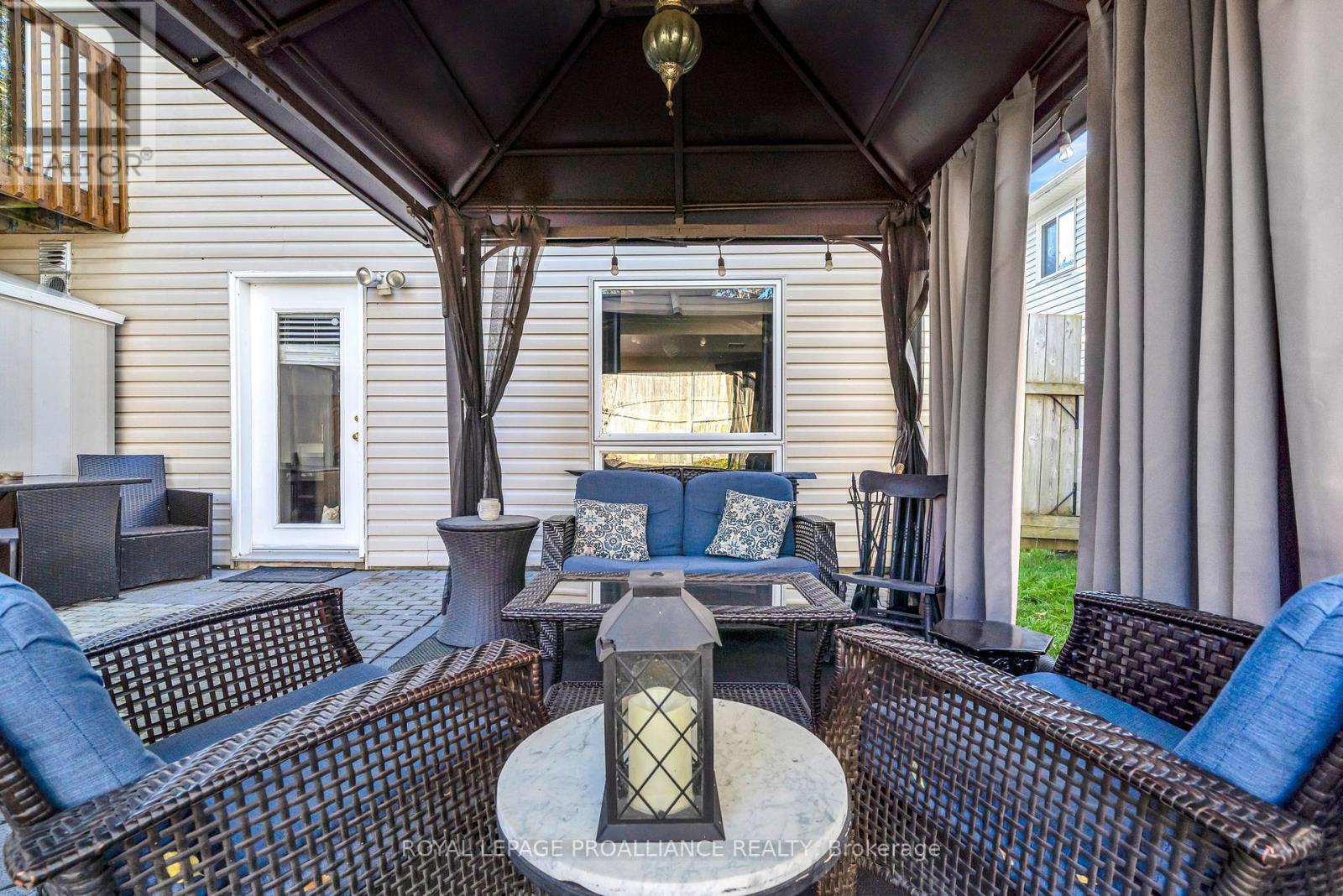 25 Faraday Gardens, Belleville, Ontario K8P 5J5 - Photo 33 - X12491558