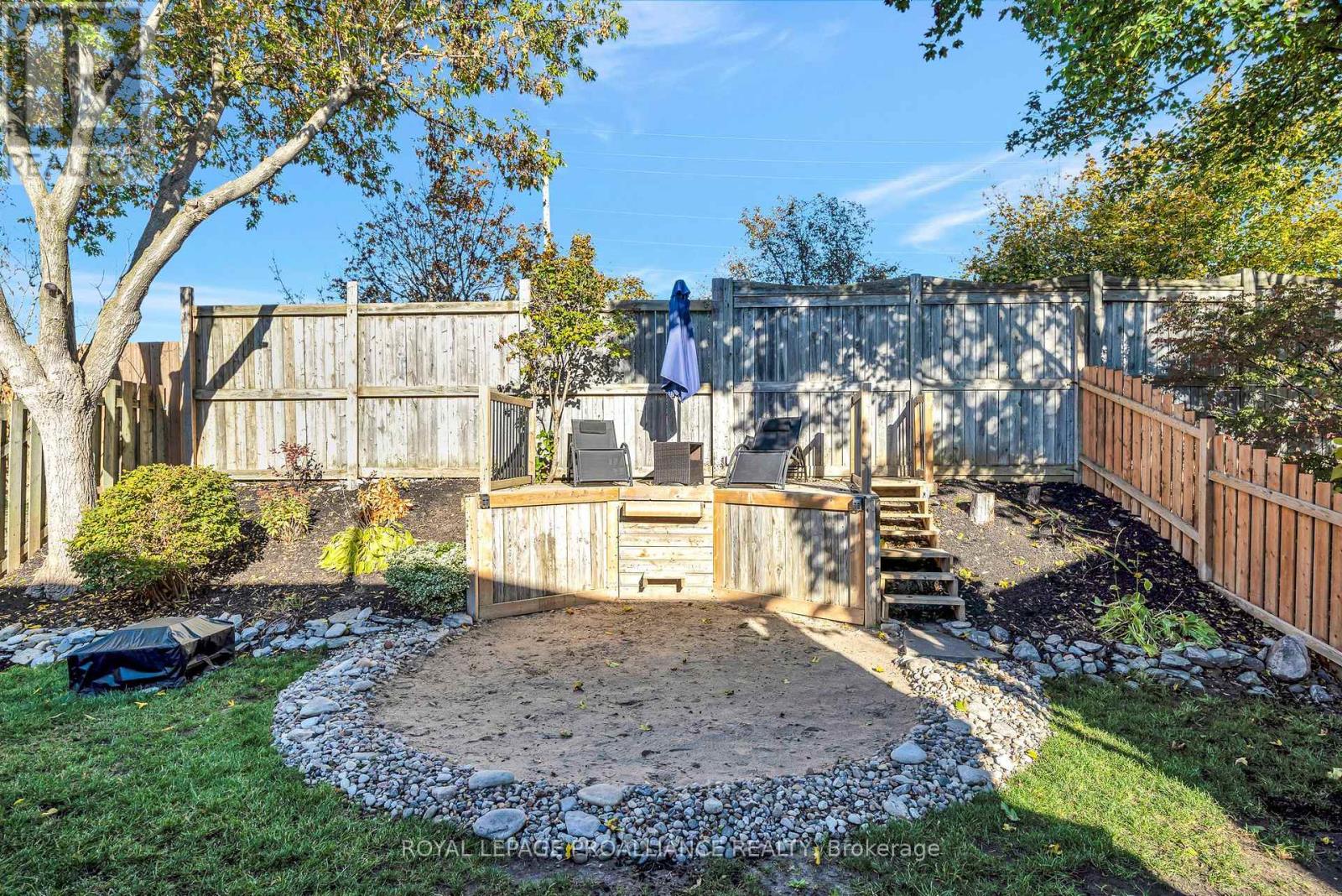 25 Faraday Gardens, Belleville, Ontario K8P 5J5 - Photo 35 - X12491558