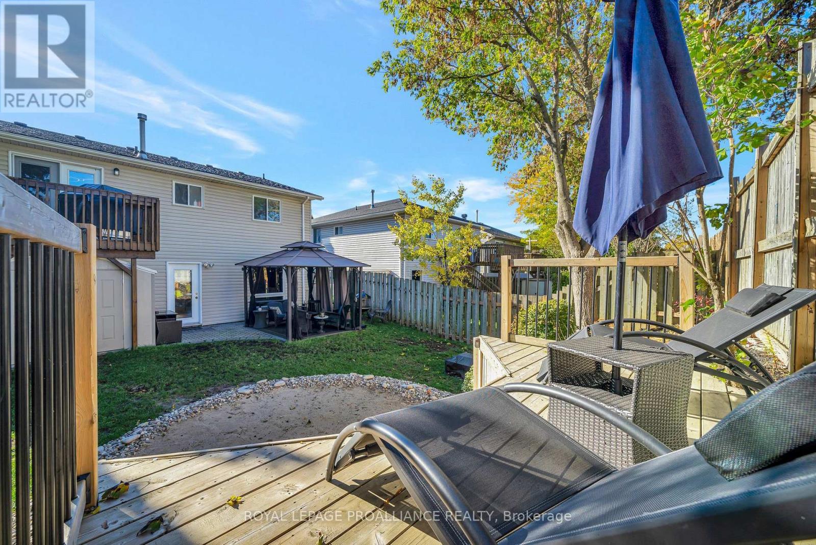 25 Faraday Gardens, Belleville, Ontario K8P 5J5 - Photo 38 - X12491558