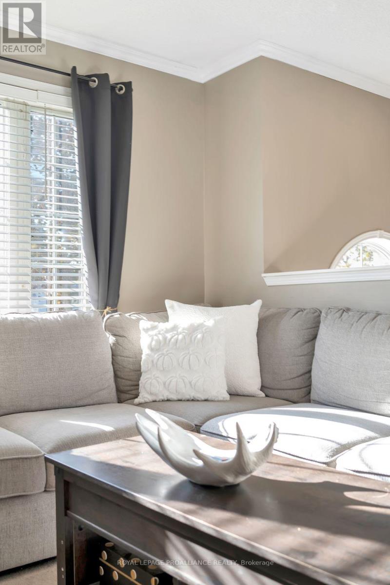 25 Faraday Gardens, Belleville, Ontario K8P 5J5 - Photo 7 - X12491558