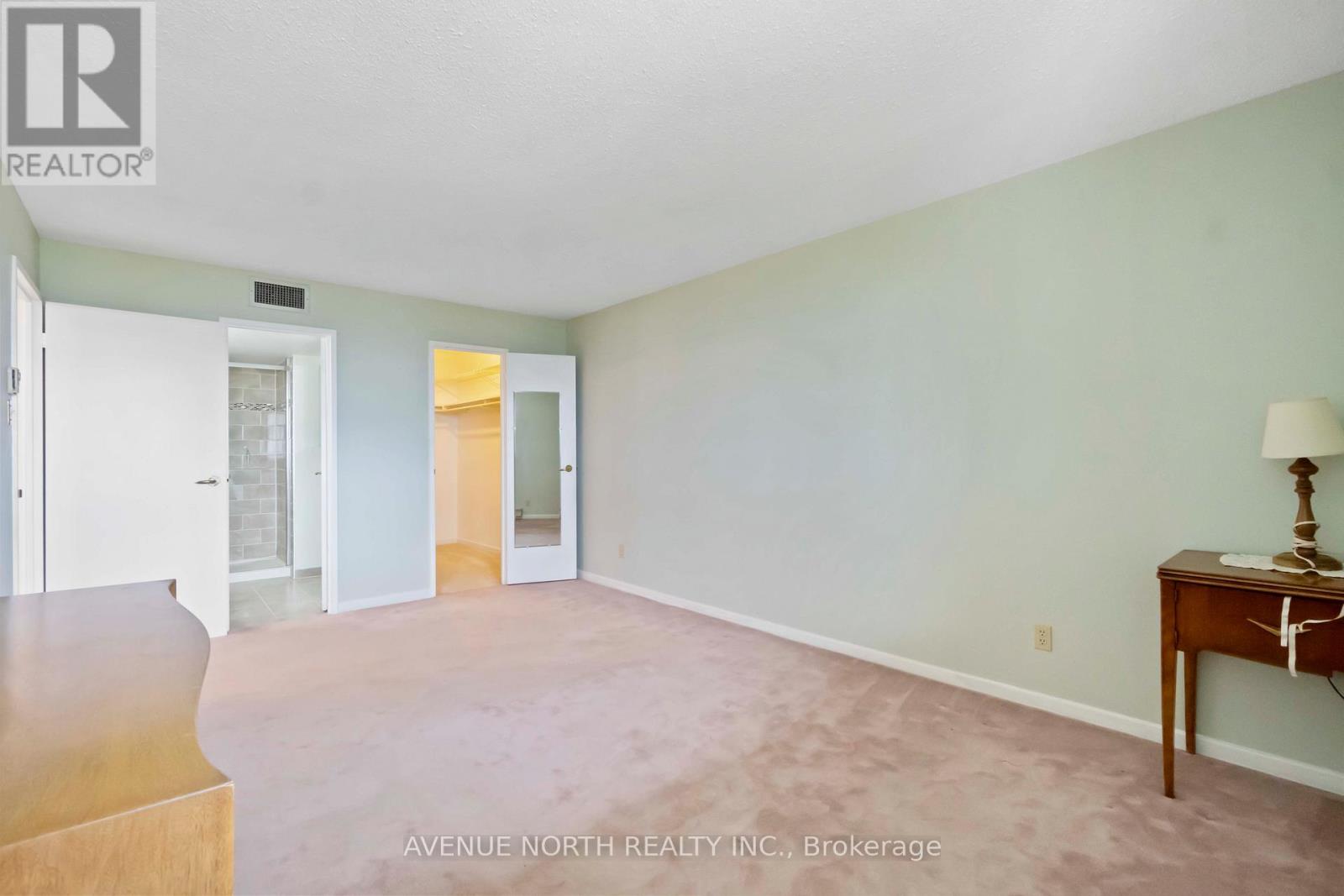 2401 - 1500 Riverside Drive, Ottawa, Ontario  K1G 4J4 - Photo 15 - X12485854