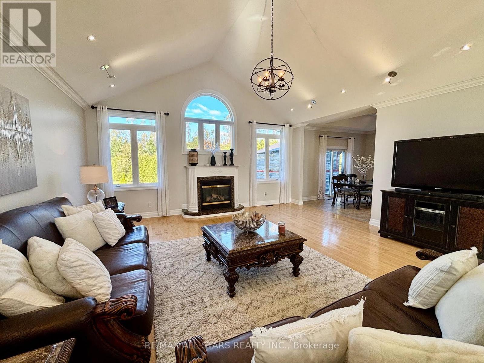 42 Deer Ridge Road, Uxbridge, Ontario  L0C 1A0 - Photo 3 - N12491030