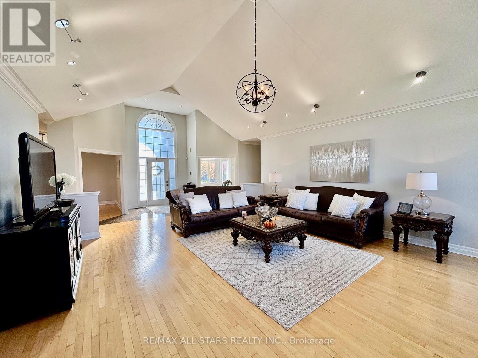 42 Deer Ridge Road, Uxbridge, Ontario  L0C 1A0 - Photo 5 - N12491030