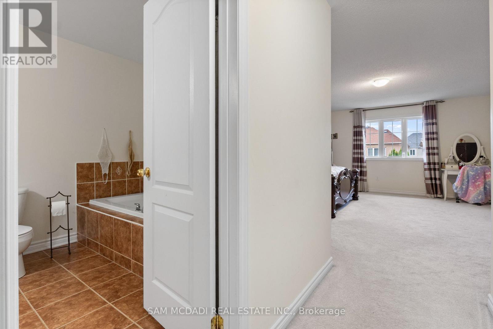 30 Zachary Place, Vaughan, Ontario  L4H 0C2 - Photo 14 - N12491088