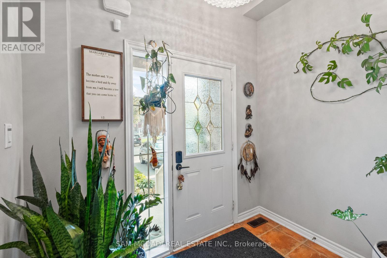 30 Zachary Place, Vaughan, Ontario  L4H 0C2 - Photo 3 - N12491088