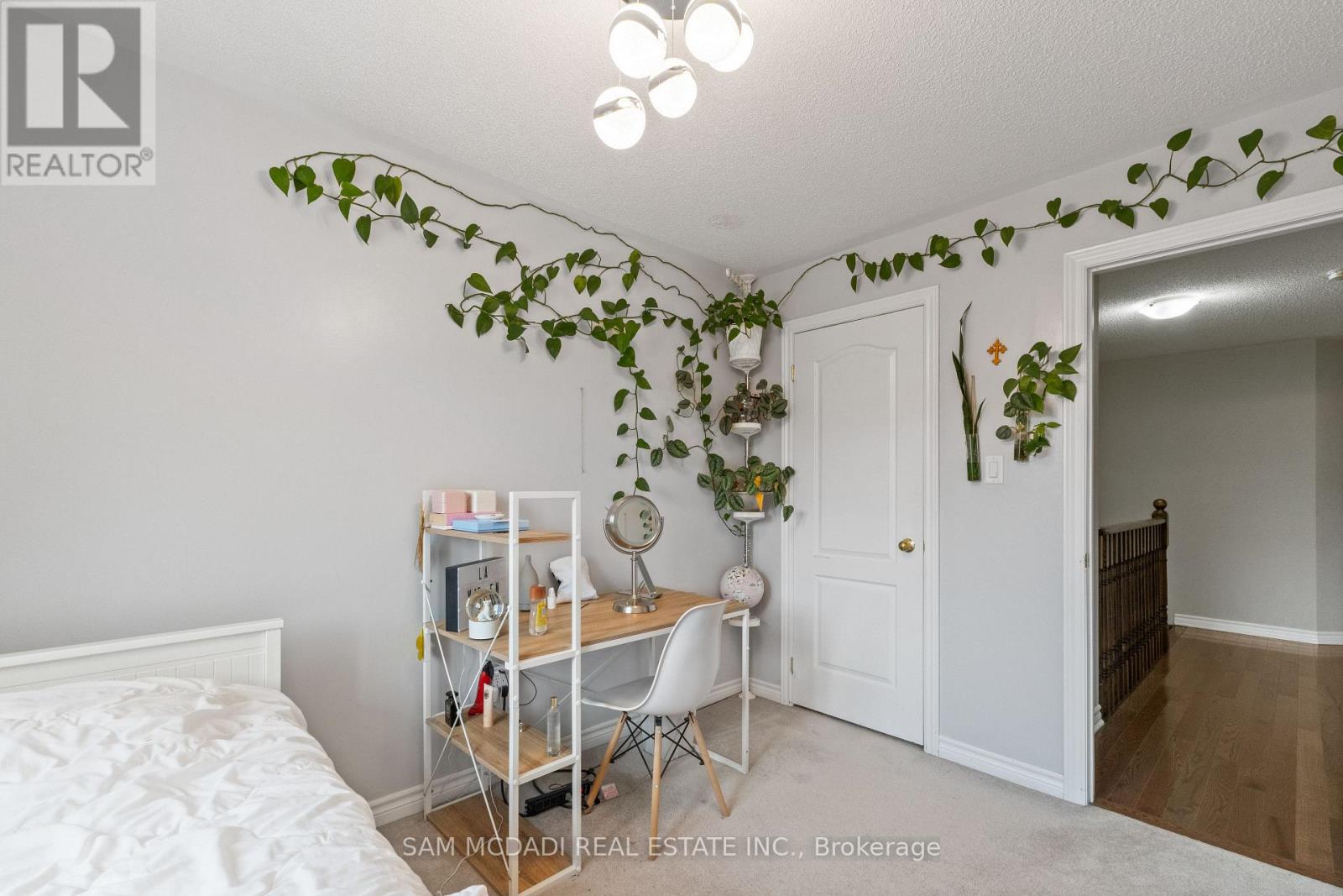 30 Zachary Place, Vaughan, Ontario  L4H 0C2 - Photo 9 - N12491088