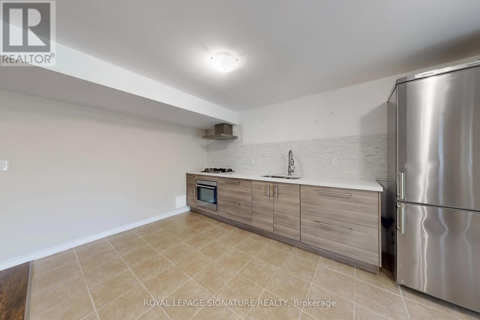 Lower - 35 Grange Drive, Richmond Hill, Ontario  L4E 4T1 - Photo 10 - N12491252