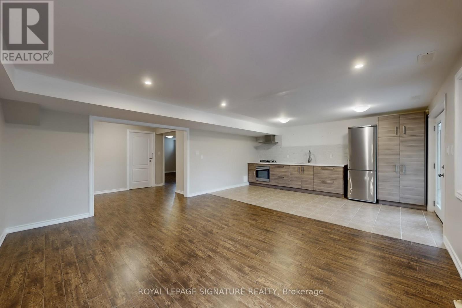 Lower - 35 Grange Drive, Richmond Hill, Ontario  L4E 4T1 - Photo 3 - N12491252