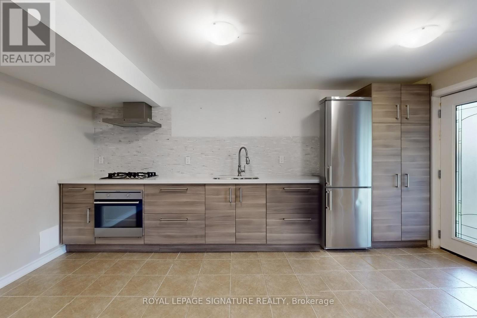 Lower - 35 Grange Drive, Richmond Hill, Ontario  L4E 4T1 - Photo 8 - N12491252