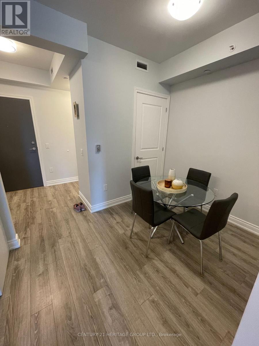 201 - 9618 Yonge Street, Richmond Hill, Ontario  L4C 0X5 - Photo 4 - N12491278