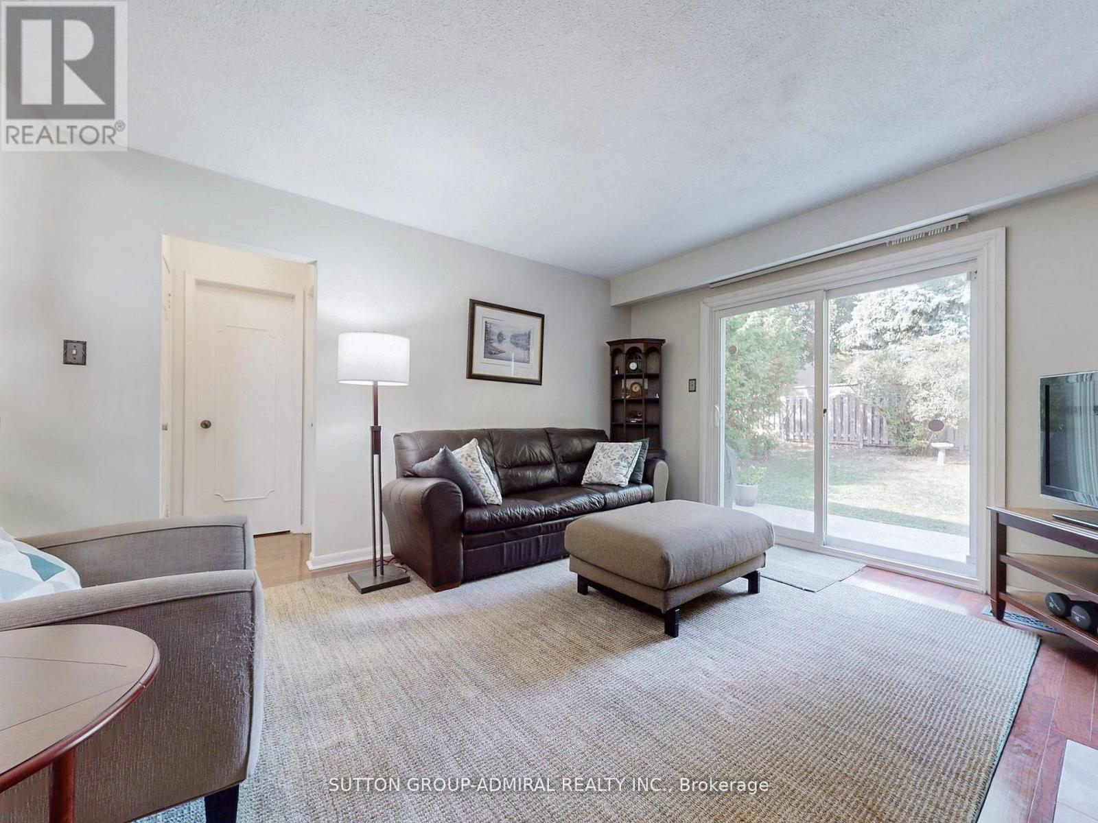 80 Castle Rock Drive, Richmond Hill, Ontario  L4C 5K4 - Photo 18 - N12491286