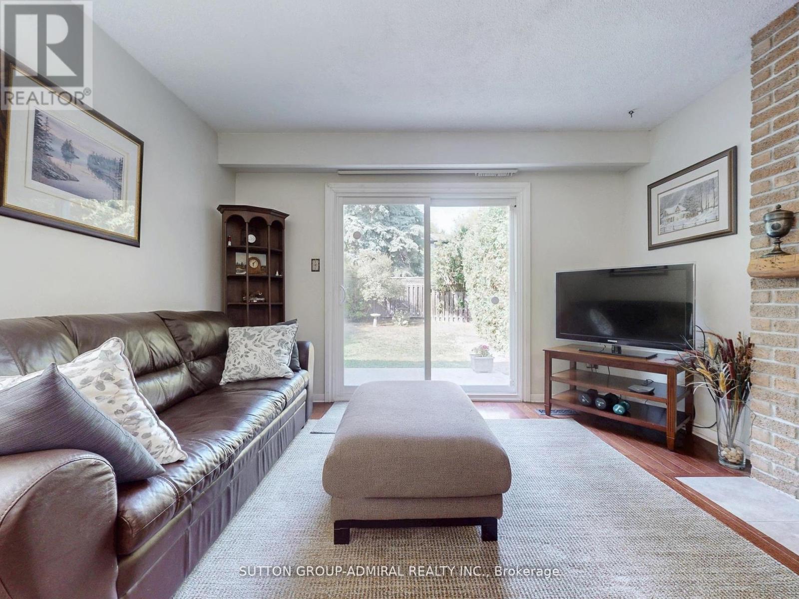 80 Castle Rock Drive, Richmond Hill, Ontario  L4C 5K4 - Photo 21 - N12491286